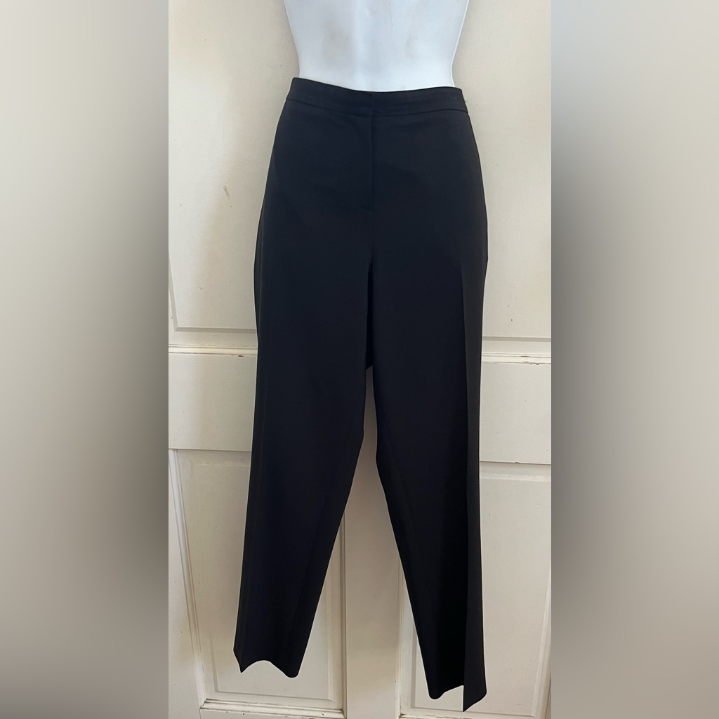 Theory Black Virgin Wool/Lycra Tapered Leg Cropped Pants Sz 10